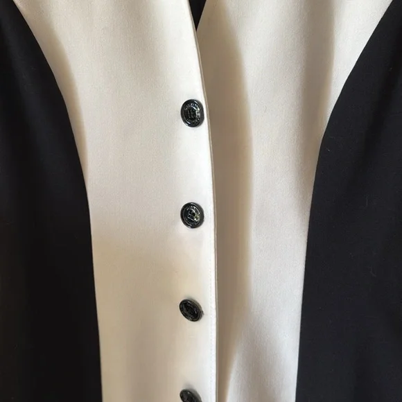 🖤🐼🐑🐧Elegant Black and White Button-Down Dress - Picture 3 of 5